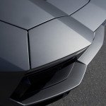 Wie Origami – der Lamborghini Aventador war im Aussenbereich zu erwerben.