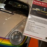 Das bunteste Auto der Messe: Porsche 911 Turbo Targa – Unikat im Polaroid Regenbogen Design.